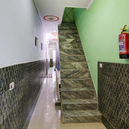 Hotel O S Palace Near Samaypur Badli Metro Station Delhi  Esterno foto
